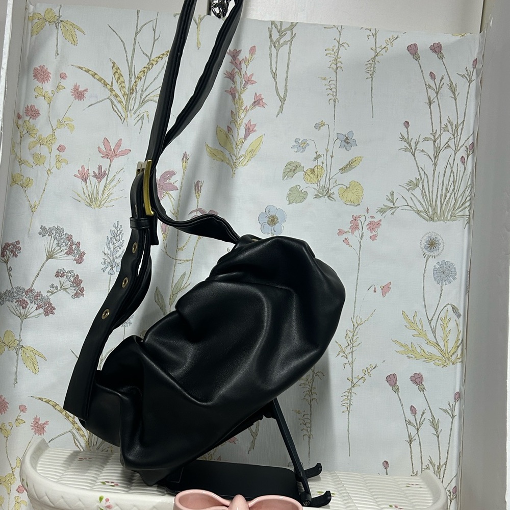 Chic Black Women's slouchy shoulder bag Good soft quality faux leather